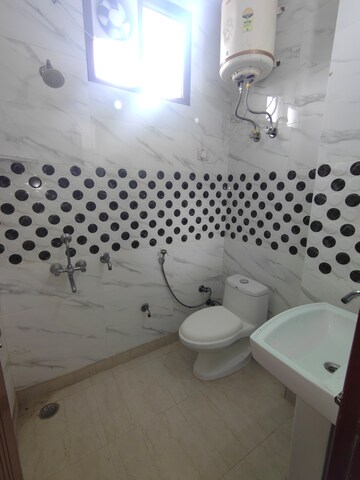 Bathroom in 2 BHK Builder Floor at Icon Regency, Vaishali Sector 4 – for Rent