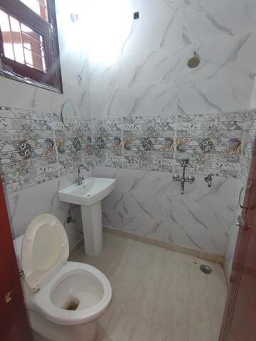 Bathroom in 2 BHK Builder Floor at Icon Regency, Vaishali Sector 4 – for Rent