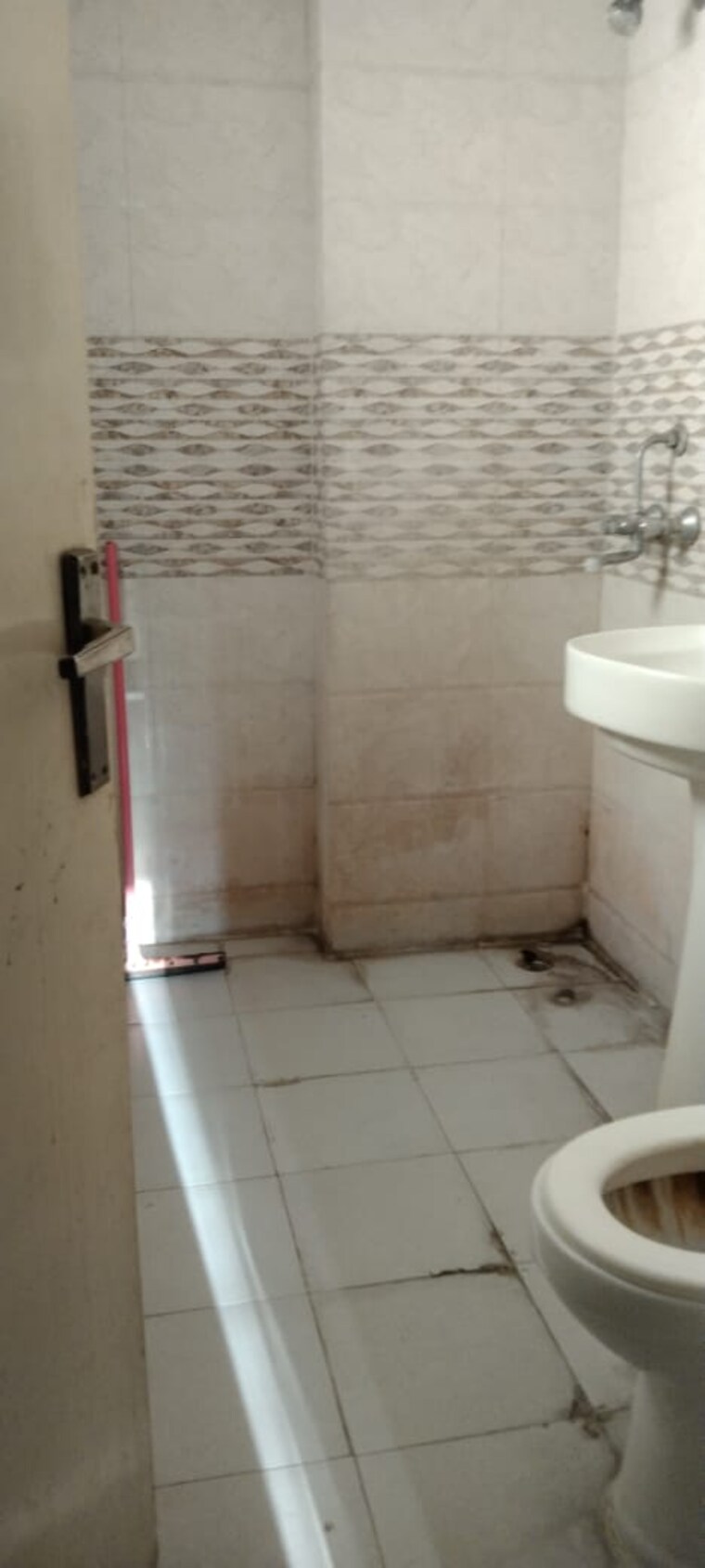 Bathroom, mittal-rajnagar-residency 2 Bedroom 1380 Sq.Ft. Apartment In Raj Nagar Extension Ghaziabad 9029001