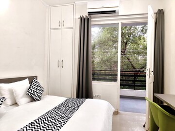 Bedroom in 3 BHK Apartment at Smart World Orchard, Sector 61 – for Rent