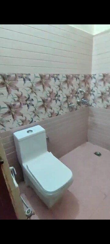 Attached Bathroom in 2 BHK Builder Floor at East Canal Road – for Rent