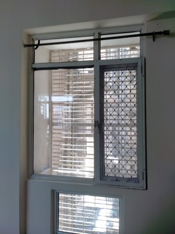 Room in 3 BHK Apartment at Today Ridge Residency, Sector 135 – for Rent