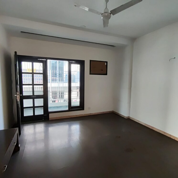 Room, uppal-southend 5 Bedroom 5500 Sq.Ft. Independent House In Sector 49 Gurgaon 9029007