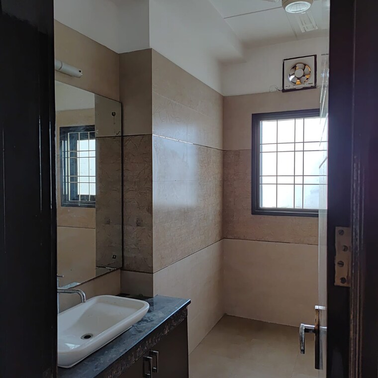 Room, uppal-southend 5 Bedroom 5500 Sq.Ft. Independent House In Sector 49 Gurgaon 9029007