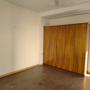 Room in 5 BHK Independent House at Uppal Southend, Sector 49 – for Sale