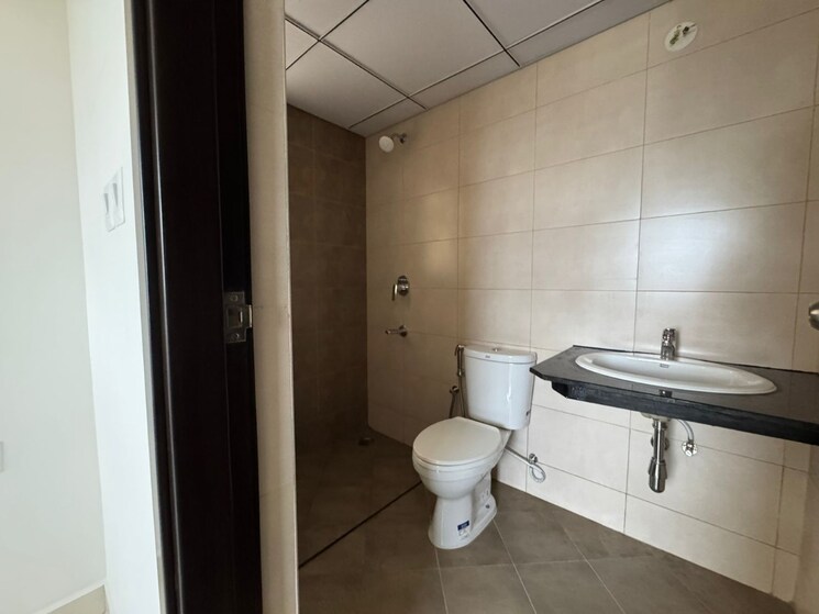 Bathroom, provident-park-square-phase-4 3 Bedroom 1100 Sq.Ft. Apartment In Kanakapura Road Bangalore 9028240