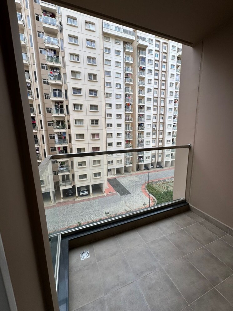 Balcony, provident-park-square-phase-4 3 Bedroom 1100 Sq.Ft. Apartment In Kanakapura Road Bangalore 9028240