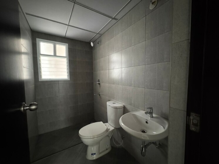 Bathroom, provident-park-square-phase-4 3 Bedroom 1100 Sq.Ft. Apartment In Kanakapura Road Bangalore 9028240