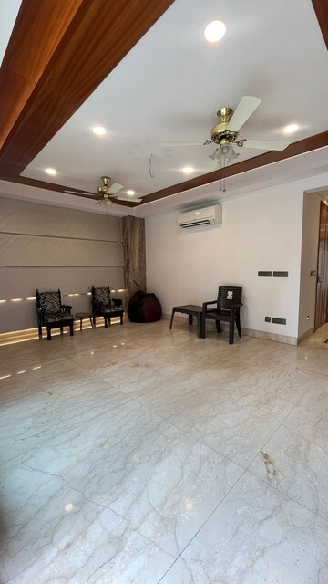 Living Room in 6+ BHK Builder Floor at Defence Colony – for Sale