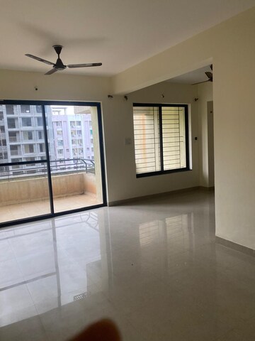 Room in 3 BHK Apartment at Atul Alcove, Pimple Saudagar – for Rent
