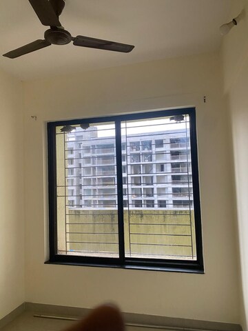 Room in 3 BHK Apartment at Atul Alcove, Pimple Saudagar – for Rent