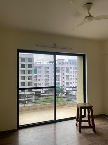 Room in 3 BHK Apartment at Atul Alcove, Pimple Saudagar – for Rent