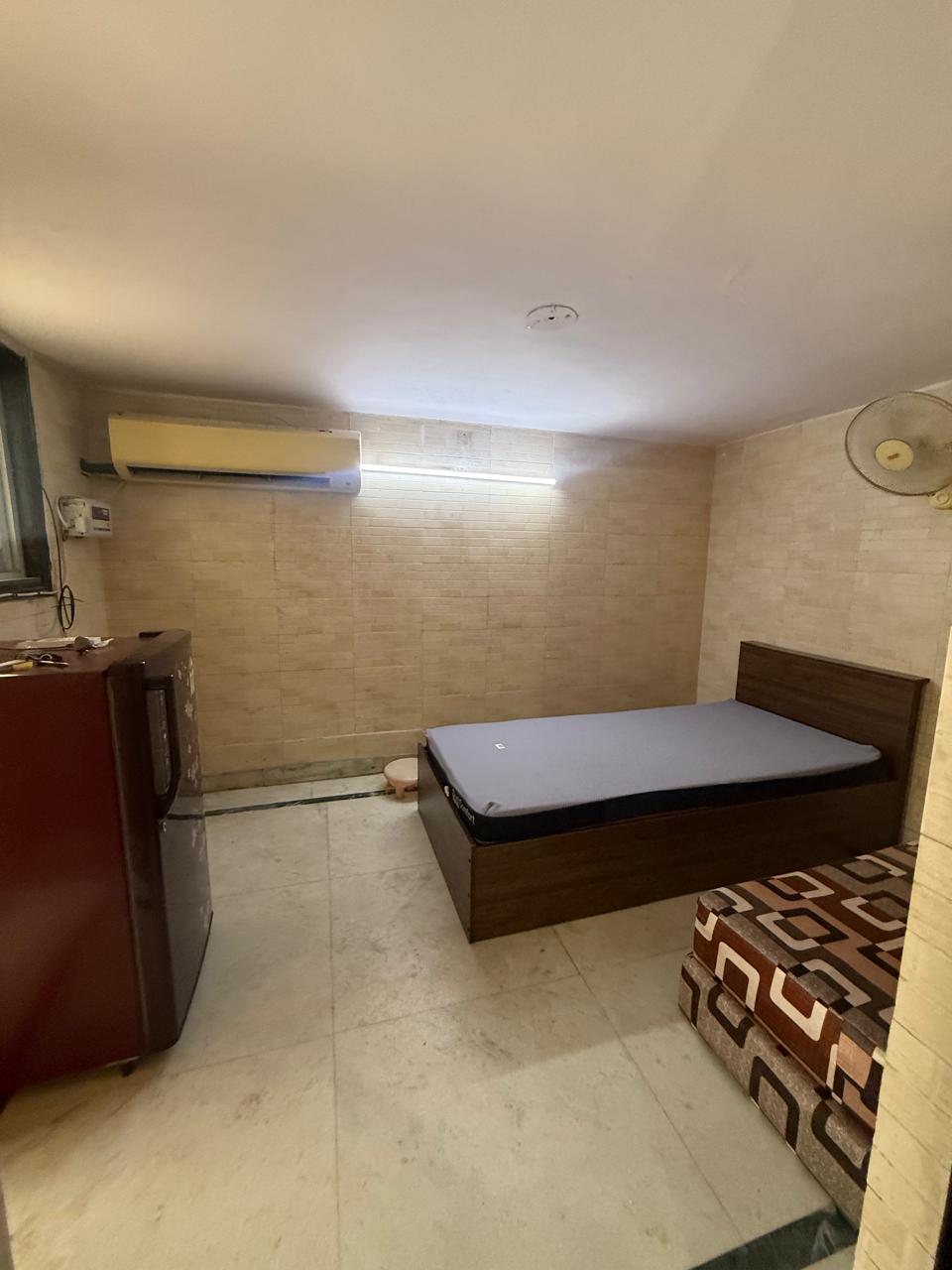 1 BHK Builder Floor For Rent in Kalkaji