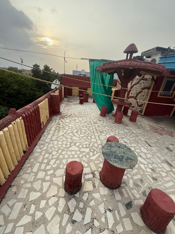 Terrace, kalkaji 1 Bedroom 700 Sq.Ft. Builder Floor In Kalkaji Delhi 9029048