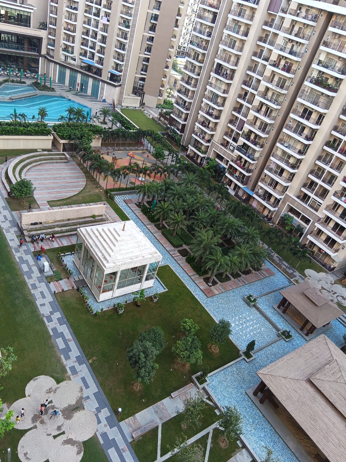 2 BHK Apartment For Rent in Ace Divino