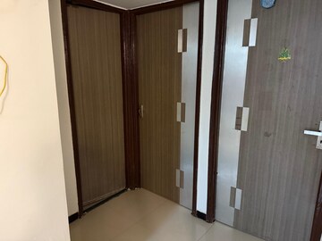 Room in 2 BHK Apartment at Manavsthal Heights, Andheri East – for Rent