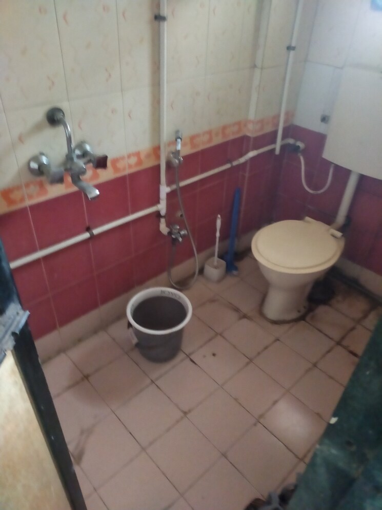 Bathroom, mohan-regency 2 Bedroom 990 Sq.Ft. Apartment In Kalyan West Thane 9029175