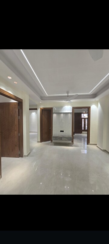 Room in 3 BHK Builder Floor at Vasundhara Sector 1 – for Sale
