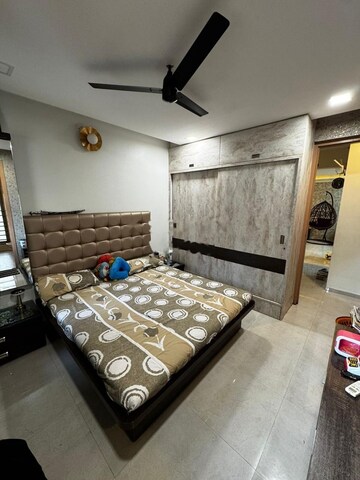 Bedroom in 2 BHK Apartment at Kanakia Spaces Sevens, Andheri East – for Rent