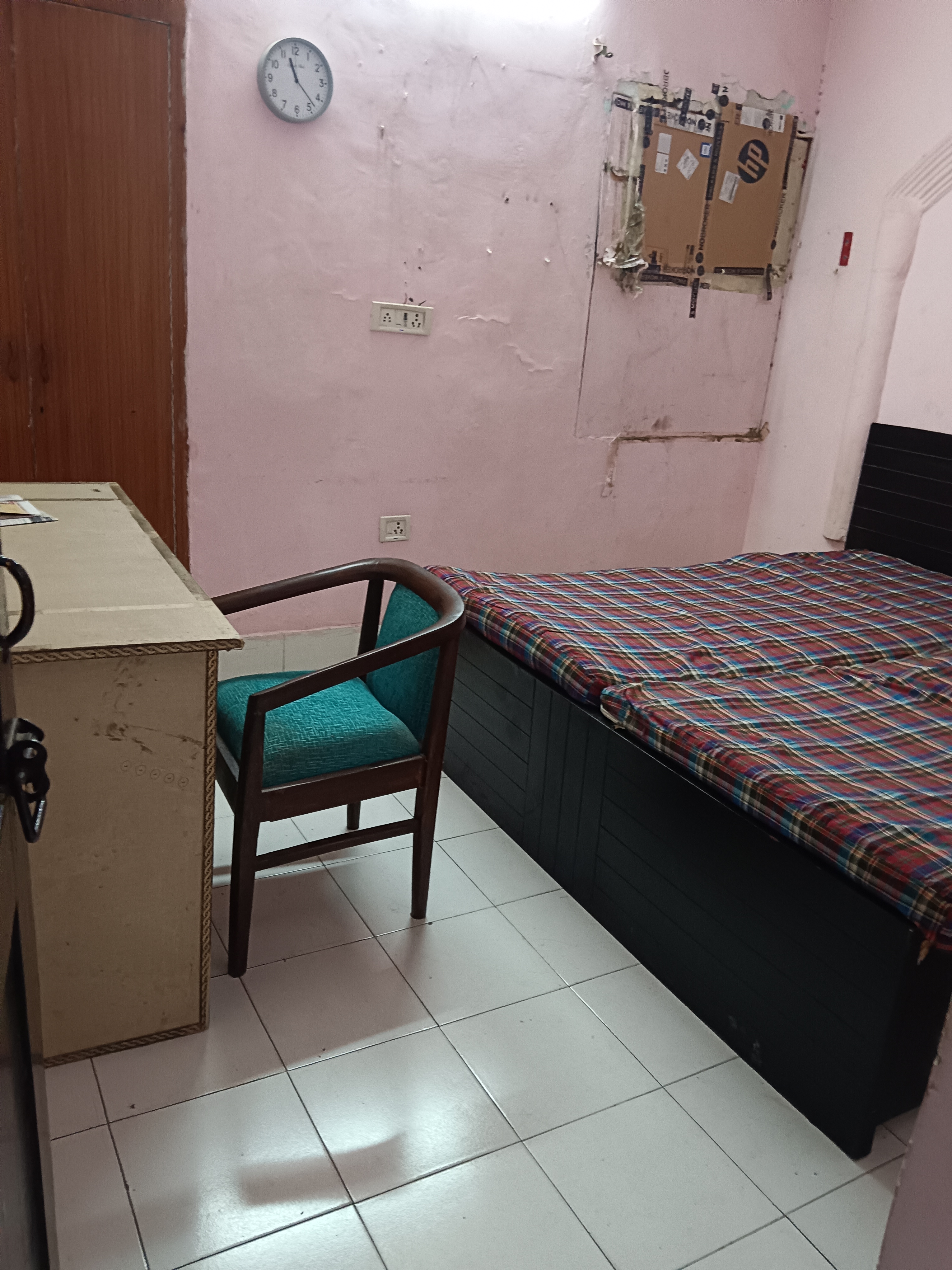1 BHK Apartment For Rent in RWA Pocket R Dilshad Garden