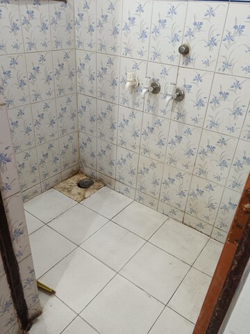Bathroom in 1 BHK Apartment at RWA Pocket R Dilshad Garden, Dilshad Garden – for Rent