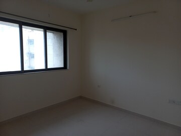Room in 2 BHK Apartment at Lodha Splendora, Ghodbunder Road – for Rent