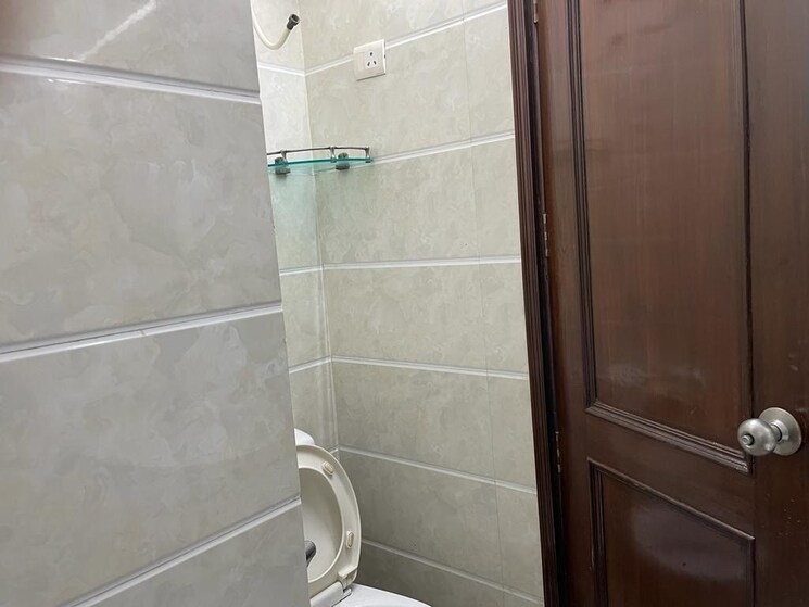 Bathroom, rwa-azadpur-colony 3 Bedroom 1020 Sq.Ft. Apartment In Model Town Delhi 9029289