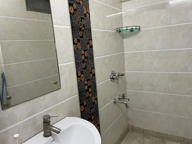 Bathroom, rwa-azadpur-colony 3 Bedroom 1020 Sq.Ft. Apartment In Model Town Delhi 9029289