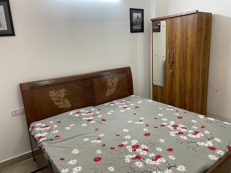 Bedroom, rwa-azadpur-colony 3 Bedroom 1020 Sq.Ft. Apartment In Model Town Delhi 9029289