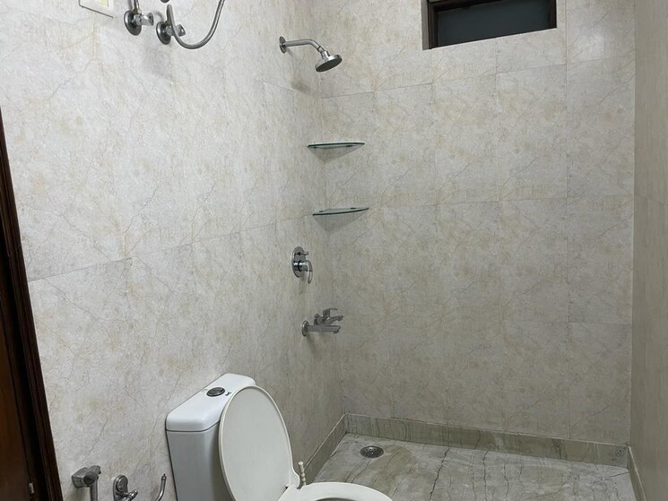 Bathroom, rwa-azadpur-colony 3 Bedroom 1020 Sq.Ft. Apartment In Model Town Delhi 9029289