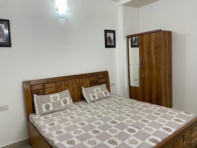 Bedroom, rwa-azadpur-colony 3 Bedroom 1020 Sq.Ft. Apartment In Model Town Delhi 9029289