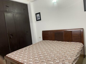 Bedroom in 3 BHK Apartment at RWA Azadpur Colony, Model Town – for Rent