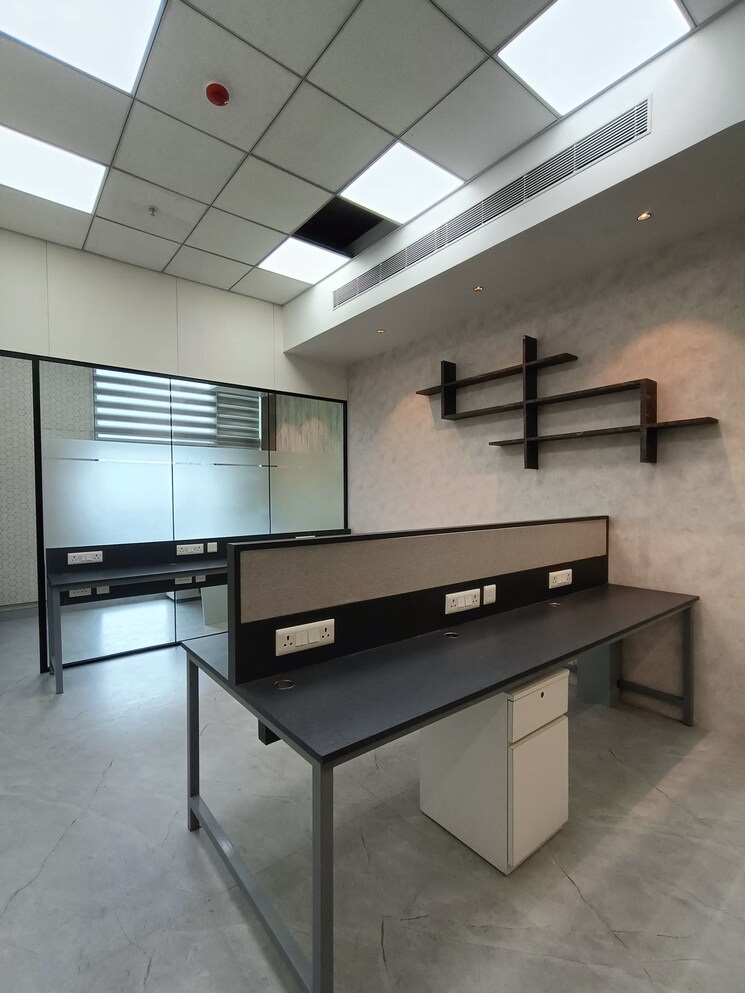 Team Area, mani-casadona Commercial Office Space 450 Sq.Ft. In New Town Kolkata 9029324