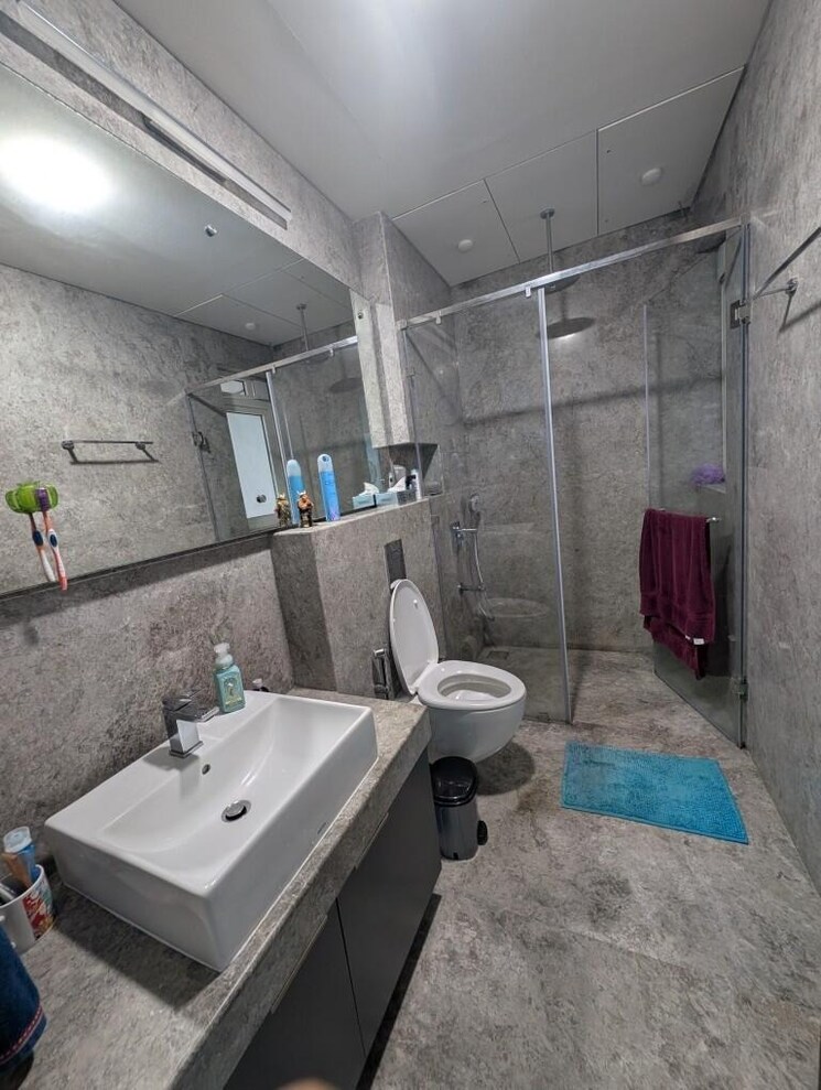 Bathroom, raheja-imperia 3 Bedroom 1414 Sq.Ft. Apartment In Worli Mumbai 9029332