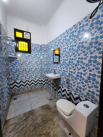 Team Area in 1 BHK Builder Floor at Chattarpur – for Rent