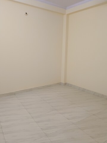 Room in 2 BHK Apartment at RWA Pocket R Dilshad Garden, Dilshad Garden – for Rent