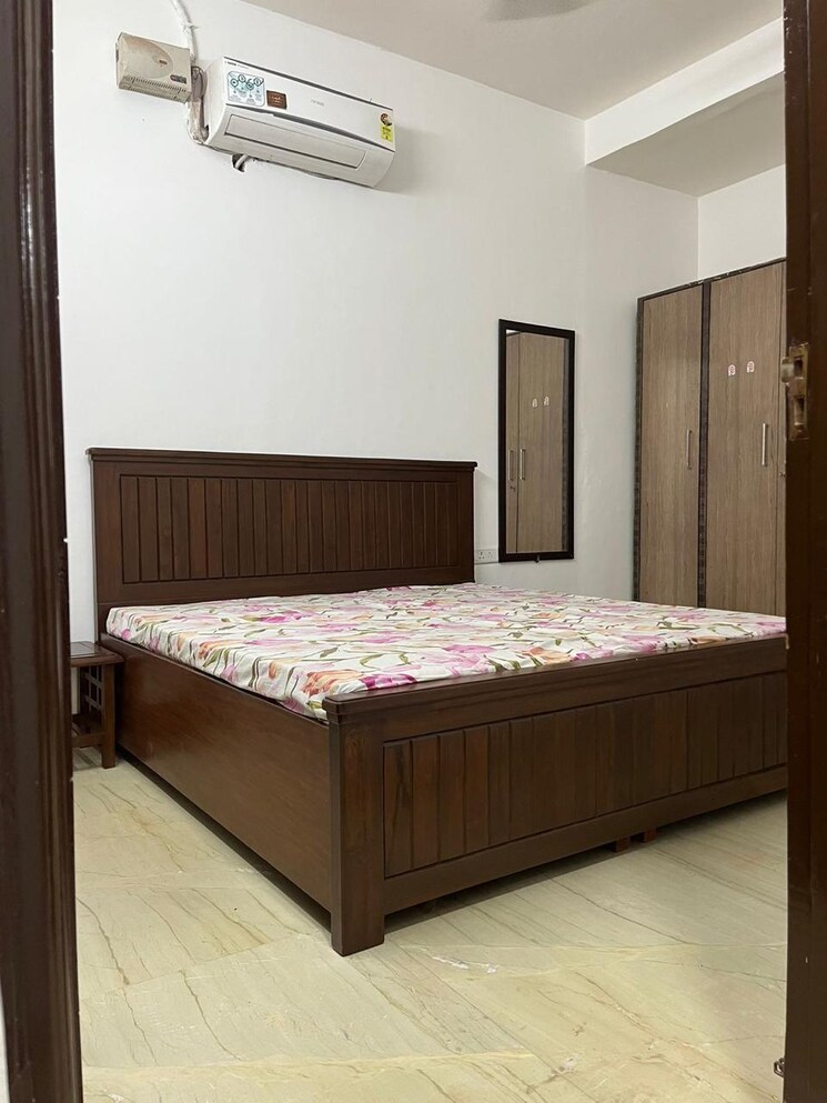 Bedroom, rwa-azadpur-colony 3 Bedroom 1020 Sq.Ft. Apartment In Model Town Delhi 9029352