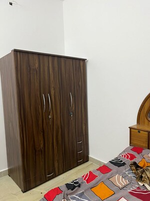 Furnished Amenities in 3 BHK Apartment at RWA Azadpur Colony, Model Town – for Rent