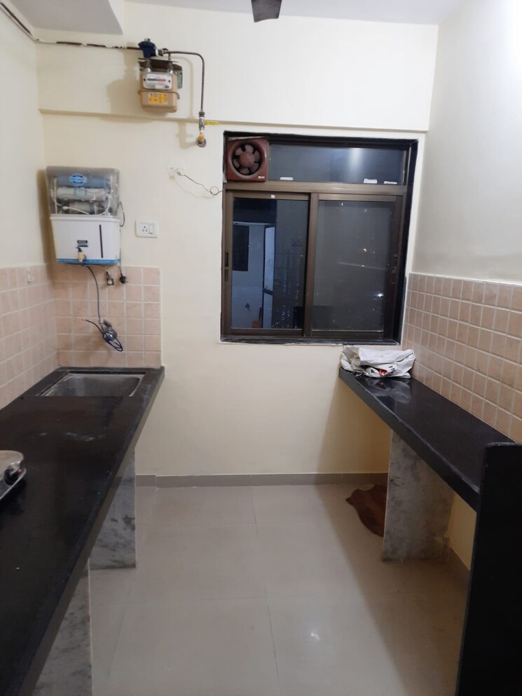 Kitchen, green-square 1.5 Bedroom 535 Sq.Ft. Apartment In Kasarvadavali Thane 9029374