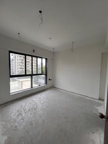 Room in 1 BHK Apartment at Oswal Heights, Chembur – for Rent