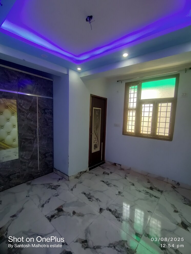 Master Bedroom, dwarka mor 2 Bedroom 60 Sq.Yd. Builder Floor In Dwarka Mor Delhi 9029462