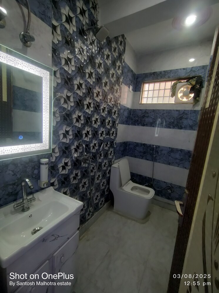 Bedroom, dwarka mor 2 Bedroom 60 Sq.Yd. Builder Floor In Dwarka Mor Delhi 9029462