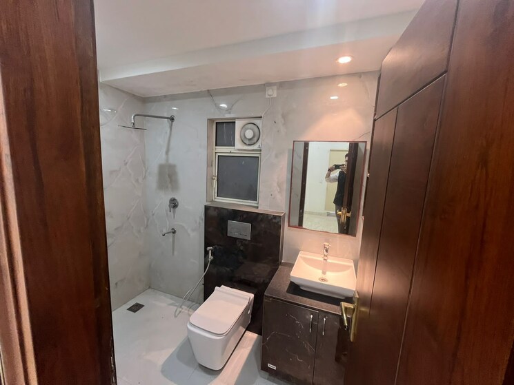Bathroom, puri-aman-vilas 4 Bedroom 2925 Sq.Ft. Builder Floor In Sector 89 Faridabad 9029485