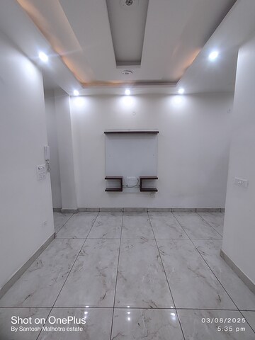 Living Room in 2 BHK Builder Floor at Dwarka Mor – for Rent