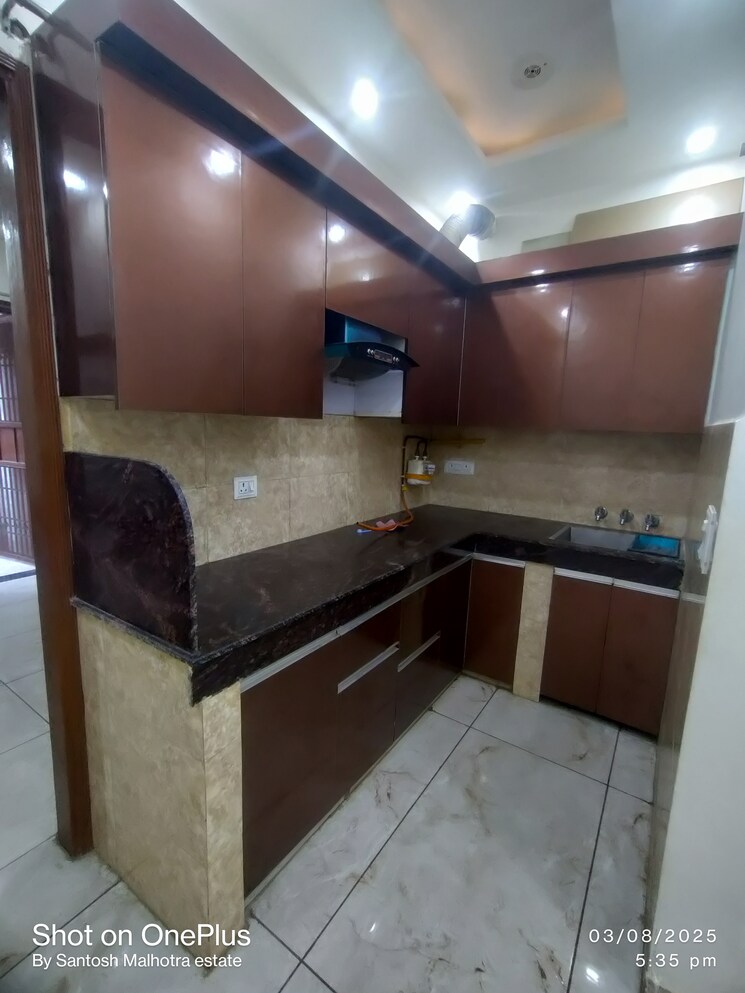 Kitchen, dwarka mor 2 Bedroom 80 Sq.Yd. Builder Floor In Dwarka Mor Delhi 9029505