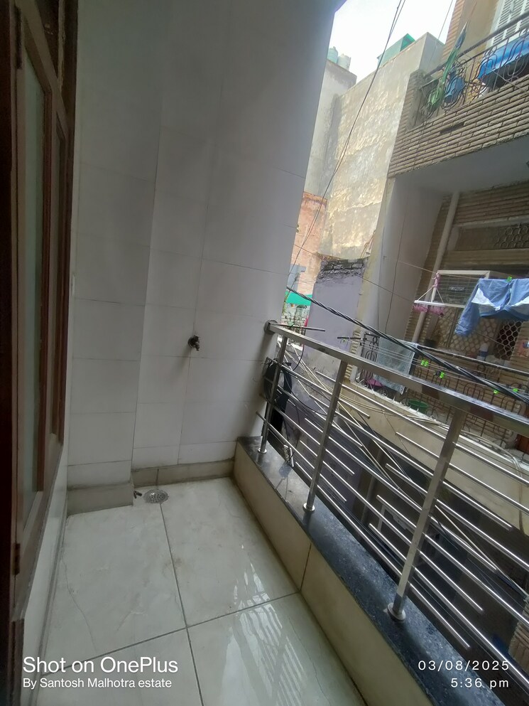 Balcony, dwarka mor 2 Bedroom 80 Sq.Yd. Builder Floor In Dwarka Mor Delhi 9029505