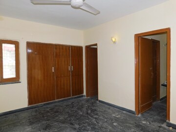 2 BHK Apartment For Rent in Gaur City 2 - 10th Avenue, Sector 16c Greater Noida