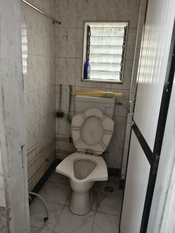 Attached Bathroom in 1 BHK Apartment at Vile Parle West – for Rent