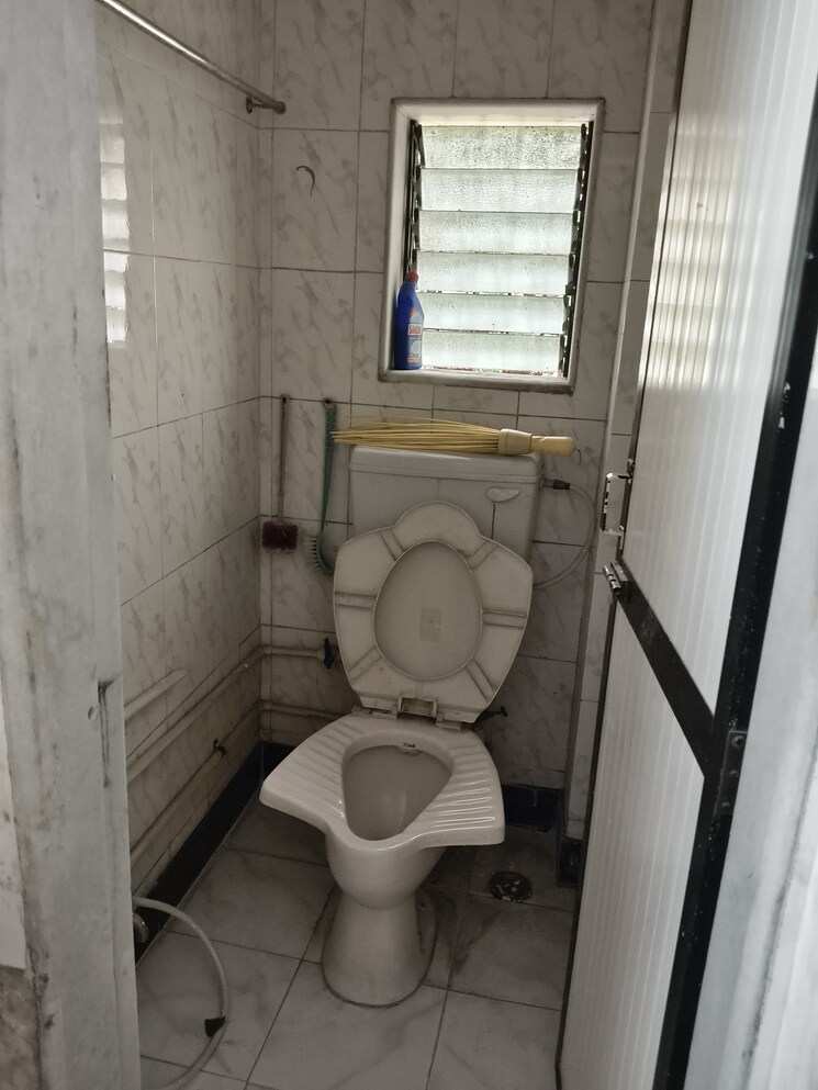 Attached Bathroom, vile parle west 1 Bedroom 500 Sq.Ft. Apartment In Vile Parle West Mumbai 9029514