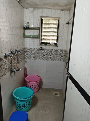 Bathroom in 1 BHK Apartment at Vile Parle West – for Rent
